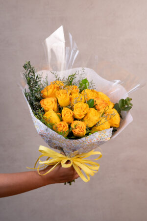 20 Rosas amarelas - Rusco, Eucaflor, Cáspia e Eugenea